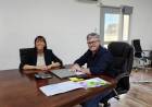 El intendente municipal de Plaza Huincul, Claudio Larraza, recibió la visita de la ministra de Desarrollo Humano, Gobiernos Locales y Mujeres, Julieta Corroza.