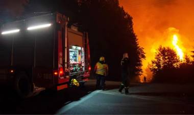 El fuego en El Bolsón avanza hacia la ciudad: "Se está quemando todo", advirtió el intendente