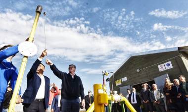 Inauguración de la planta potenciadora de gas: 