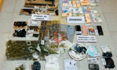 Desbaratan dos domicilios dedicados al microtráfico de drogas con allanamientos y secuestros importantes 