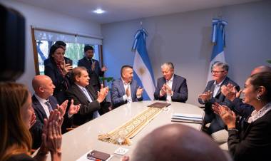 Se firmó el contrato para la construcción de la nueva planta de líquidos cloacales de Plaza Huincul y Cutral Co