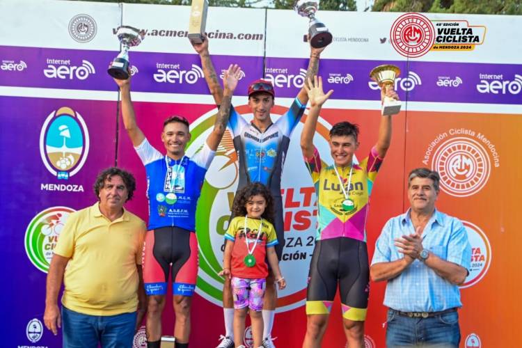 Maximiliano El "Roly" Navarrete embaló en Mendoza y se quedo con la sexta etapa