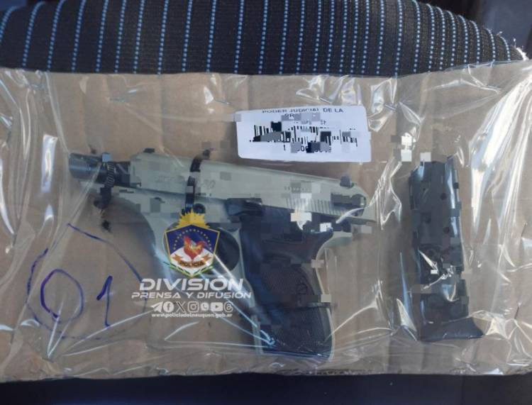 CUTRAL CÓ: Secuestro de arma y vehículo en allanamiento