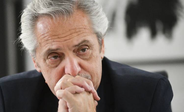 Dictaminaron la inhibición de bienes de Alberto Fernández en la causa de los seguros