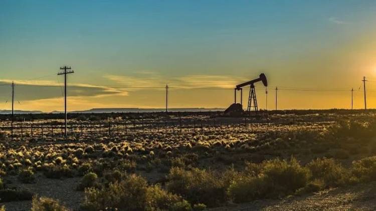 El petróleo se hundió 3% porque preocupa la demanda más allá de las tensiones geopolíticas