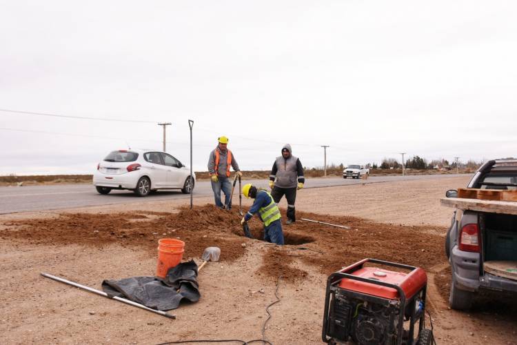 Plaza Huincul avanza en el plan de iluminación del acceso norte por ruta 17
