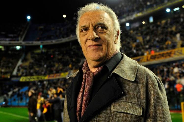 Coco Basile: el exDT de la Selección fue internado por un ACV