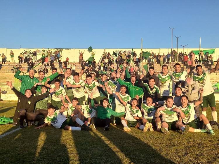 Unión vecinal volvió a consagrarse campeón en el Súper 6 y jugará el Regional