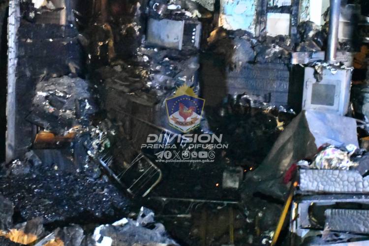 Incendio fatal en Junín de los Andes: detectaron cómo inició el fuego e identificaron a la víctima