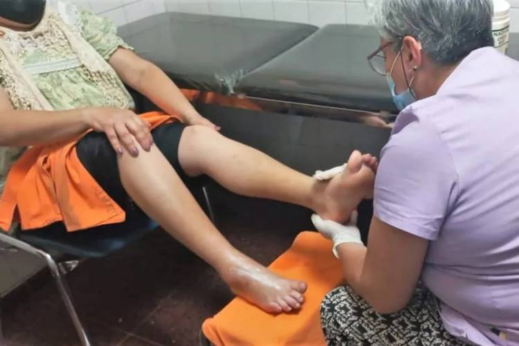 ¿Cómo deben cuidar sus pies las personas con diabetes?