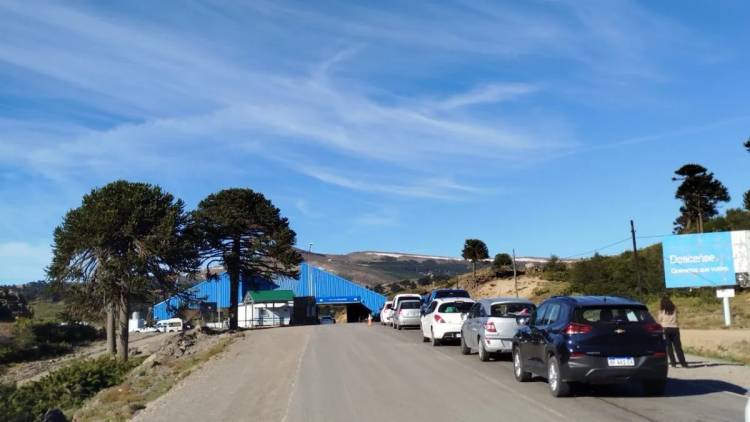 Hasta 2 horas de espera para cruzar a Chile desde Neuquén: cuál es el mejor horario para pasar