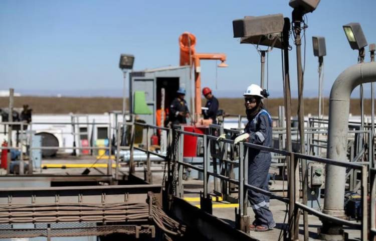 Una empresa centrada en Vaca Muerta pasó a ser la segunda productora de petróleo del país