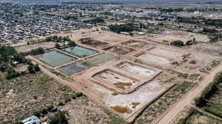 Avanza a buen ritmo la ampliación de la planta cloacal en la Comarca