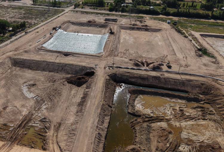 Avanza la ampliación de la planta de efluentes cloacales en Plaza Huincul