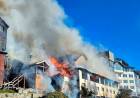 Impactante incendio en Hotel Huemul, ubicado a la orilla del lago Nahuel Huapi en Bariloche