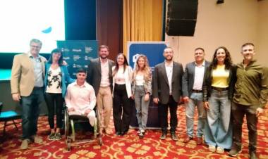 Plaza Huincul expuso en Neuquén su experiencia en el diseño de veredas accesibles