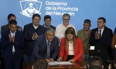 Figueroa encabezó el lanzamiento del nuevo plan habitacional de Neuquén