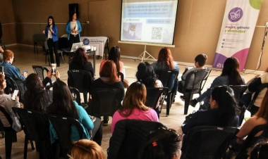  Plaza Huincul promueve la educación inclusiva con un conversatorio para docentes