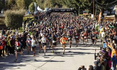 Más de 2000 corredores participan del K42 de Villa La Angostura
