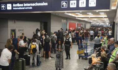 El sindicato de controladores aéreos anunció un cronograma de medidas de fuerza que incluye paros intermitentes