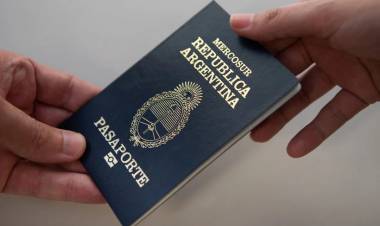 Cómo saber si tu pasaporte es trucho: RENAPER habilitó una línea de WhatsApp para verificarlo