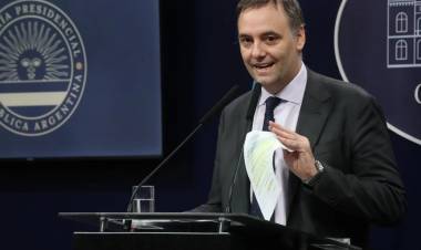 Adorni: El fiscal Pollicita citó a la escribana que intervino en la compra del departamento en Caballito