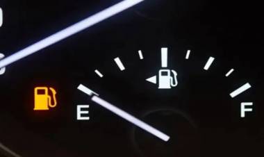 Cuánto combustible gasta un auto cuando está detenido con el motor encendido