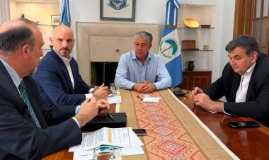 Rolando Figueroa presentó un programa de alivio para las familias neuquinas