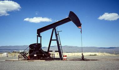 Santa Cruz: paro general petrolero paraliza los yacimientos contra los despidos y el vaciamiento empresarial