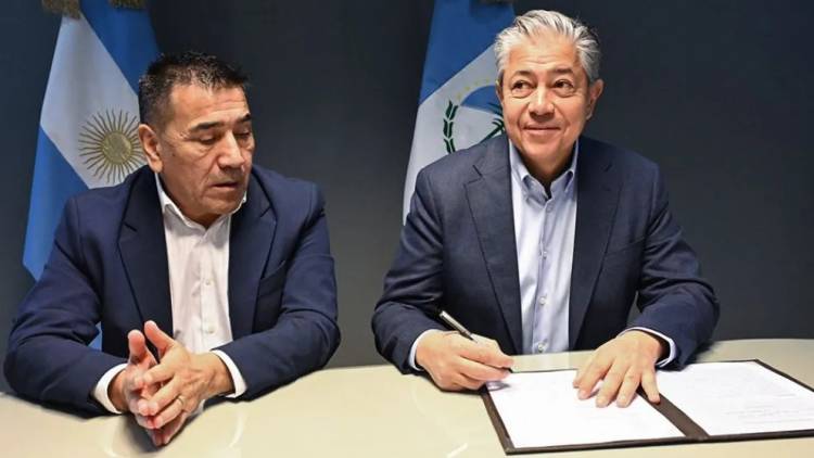 Figueroa acuerda con intendentes y acelera la construcción de viviendas