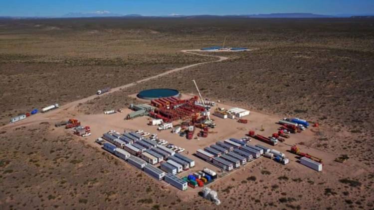 Cómo es el plan para que las petroleras reutilicen el agua contaminada de Vaca Muerta