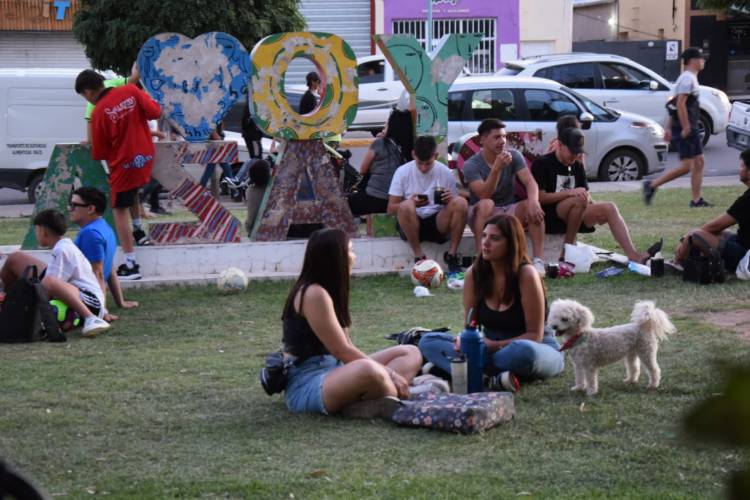 Plaza Huincul celebro el Carnaval 2024 en Parque Rivadulla! 