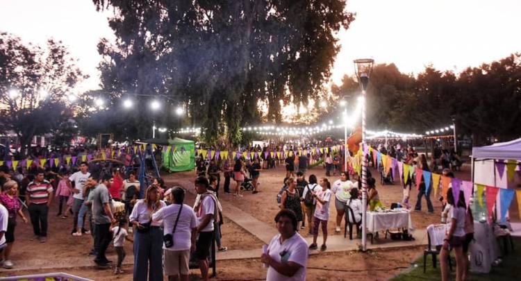 Plaza Huincul celebro el Carnaval 2024 en Parque Rivadulla! 