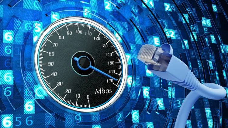 ¿Qué diferencia hay entre latencia, ancho de banda y velocidad en una conexión de internet y cómo influyen en tu velocidad?
