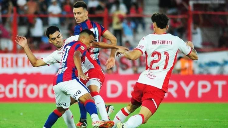 Huracán y San Lorenzo empataron sin goles en un pobre clásico