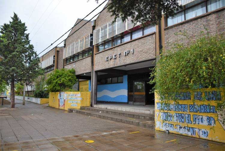 La comunidad educativa de la EPET N°1 establecio como será el dictado de clases durante el 2024