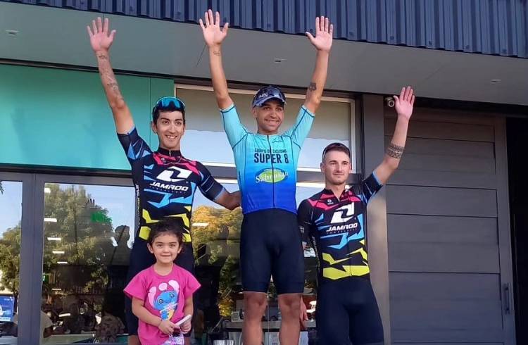 La 24º edición de la Vuelta Ciclística de General Alvear tuvo su primera etapa. 