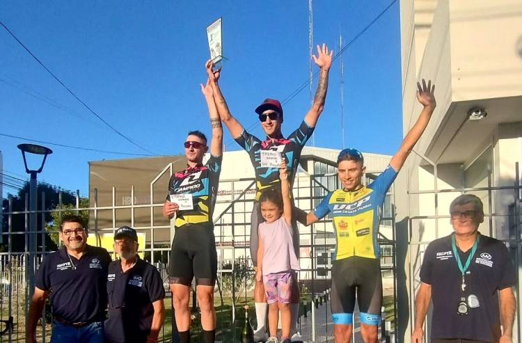 Maximiliano Navarrete se llevó la segunda etapa de la Vuelta de Alvear 