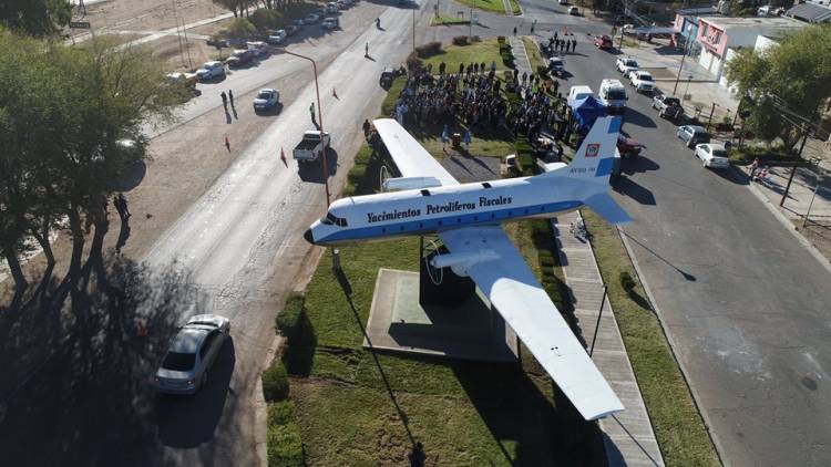 Cada 14 de abril es "un día de profundo sentir en los pueblos de la comarca petrolera", 