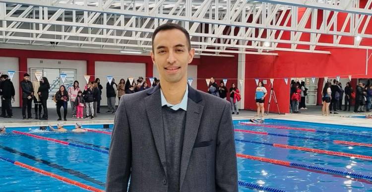 El Presidente del Concejo Deliberante de Cutral Co Jesús San Martín estuvo presente en la inauguración de la pileta preolímpica de Cutral Co.