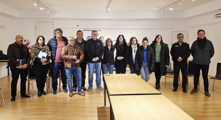 Reunión de trabajo por la seguridad en los establecimientos escolares de Plaza Huincul