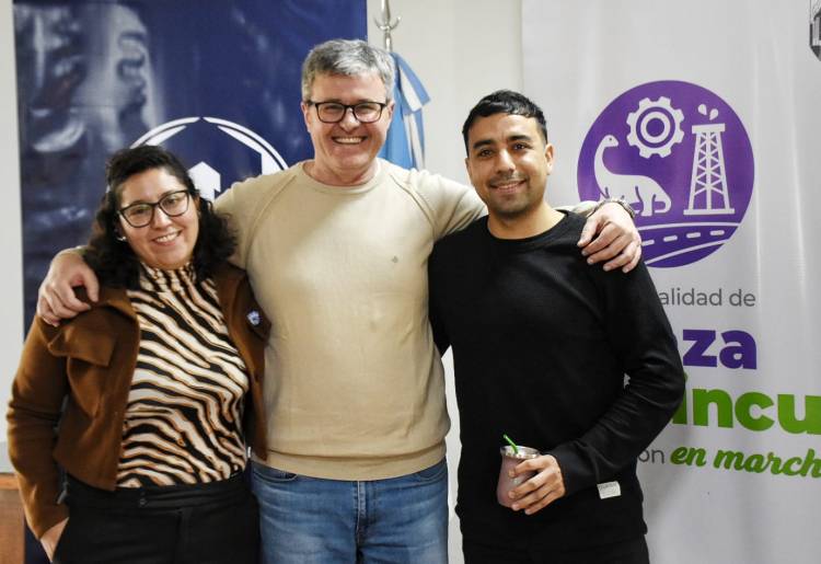 Fernando Barría es el primer egresado universitario del Centro Universitario de Plaza Huincul 