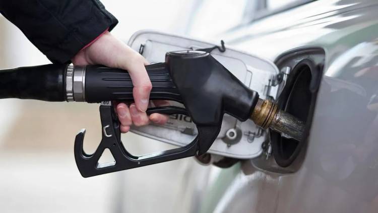 Neuquén comienza a cobrar la tasa a los combustibles