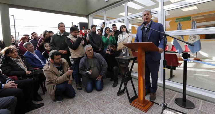 El gobernador Rolando Figueroa inauguró la obra de ampliación y reforma de la guardia del Hospital Cutral Co-Plaza Huincul. 