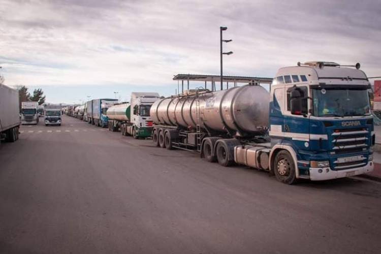 Cutral Co continua asistiendo a camioneros varados 