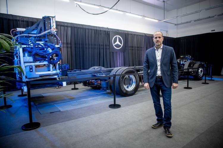 Mercedes Benz quiere conquistar el segmento de buses eléctricos en la Argentina y presenta su primer modelo al mercado