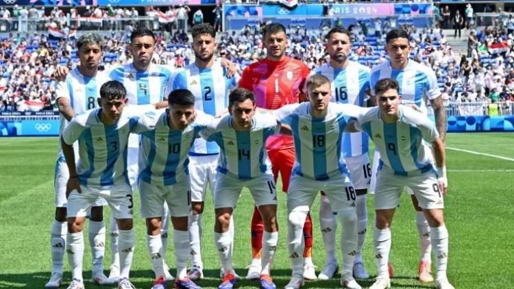 La Selección Argentina sub 23 se enfrenta con Ucrania en la definición del grupo B de París 2024. 