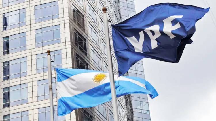 Juicio por YPF: Burford aseguró que declaraciones recientes de Kicillof lo van a ayudar a ganar la demanda por USD 16.000 millones