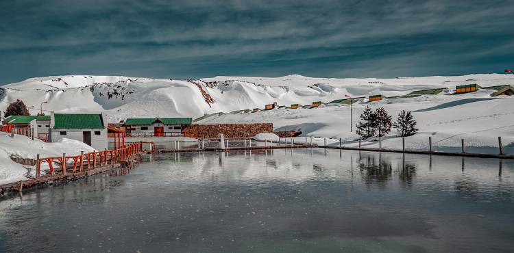 El lago Caviahue permitirá tratar afecciones dermatológicas y osteoarticulares