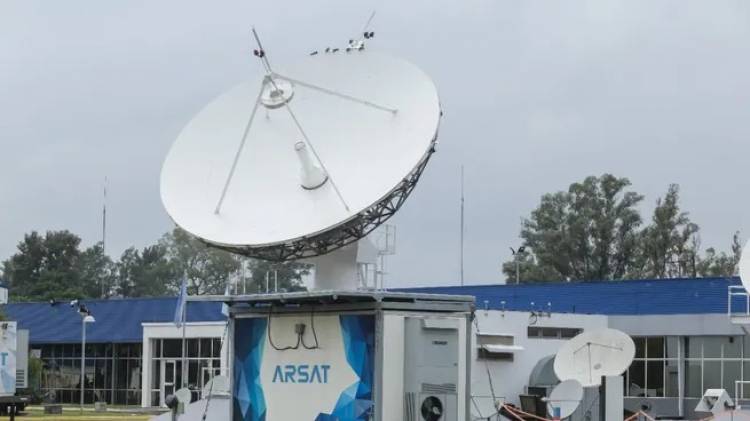 El Gobierno pondrá a la venta el 49 porciento ARSAT y podría salir a la Bolsa en 2025